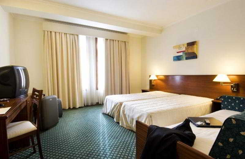 Hotel Eurosol Gouveia Extérieur photo